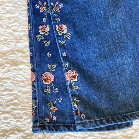 Christopher & Banks Jeans - Picture 11 of 13